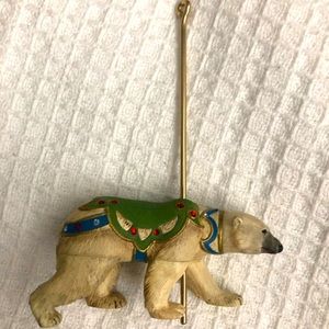 NWT 2007 Hallmark Grand Polar Bear